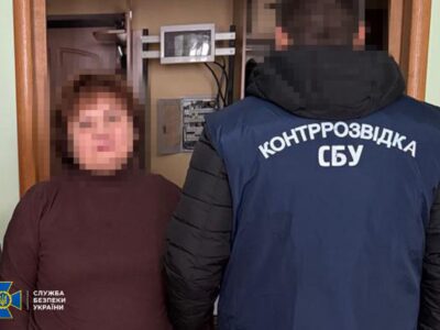 У Києві затримали колаборантку, яка впроваджувала «освітні стандарти» рф у тимчасово окупованому Криму  