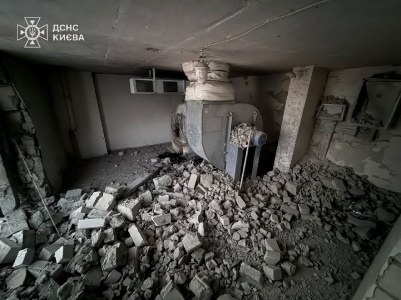 Наслідки російського обстрілу в Києві