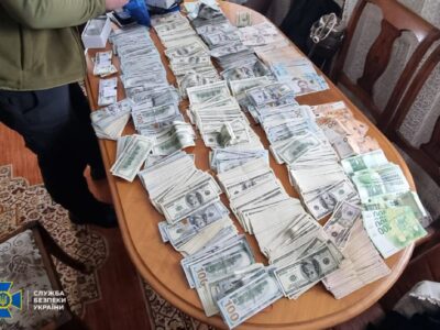 Голову ВЛК на Дніпровщині викрито на продажу «непридатності» до служби — вилучено $397 тисяч  