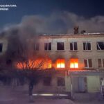 Пошкоджена будівля, пожежа, вогонь