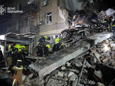 Ворог вдарив по Одесі: 8 постраждалих, пошкоджено культурно-релігійну споруду  