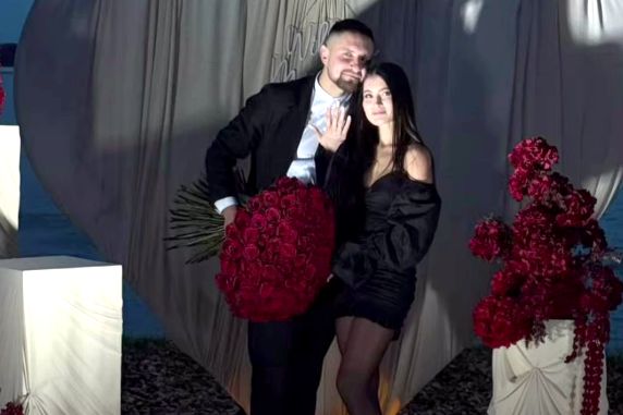 Шлюб на позиції: пілот «Хижака» одружився зі своєю коханою через додаток «Дія»  