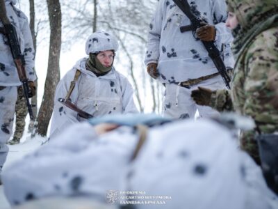 «Знайшов собі нірку, веде звідти коригування» — на Покровському напрямку єгері знищують «забігунів»  