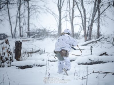 «Прив’язувати до дерев у мороз та бити батогами» — росіяни атакують «пінгвінчиками», бо інші опції для них закриті  