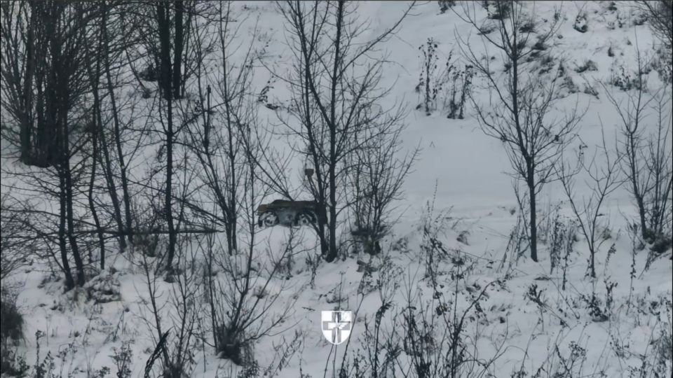 НРК замінив Санта-Клауса — десантники на передовій отримали подарунки завдяки колісному дрону  