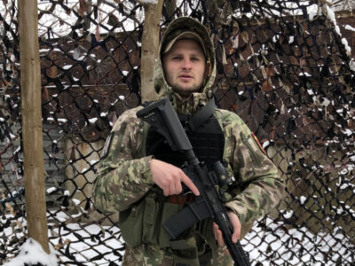 Нищив ворога, а тепер робить ножі та катани: історія ветерана Максима, який створив збройний бізнес  