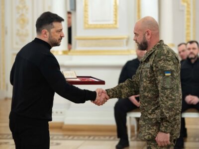 Президент відзначив «Золотою Зіркою» Героїв України  