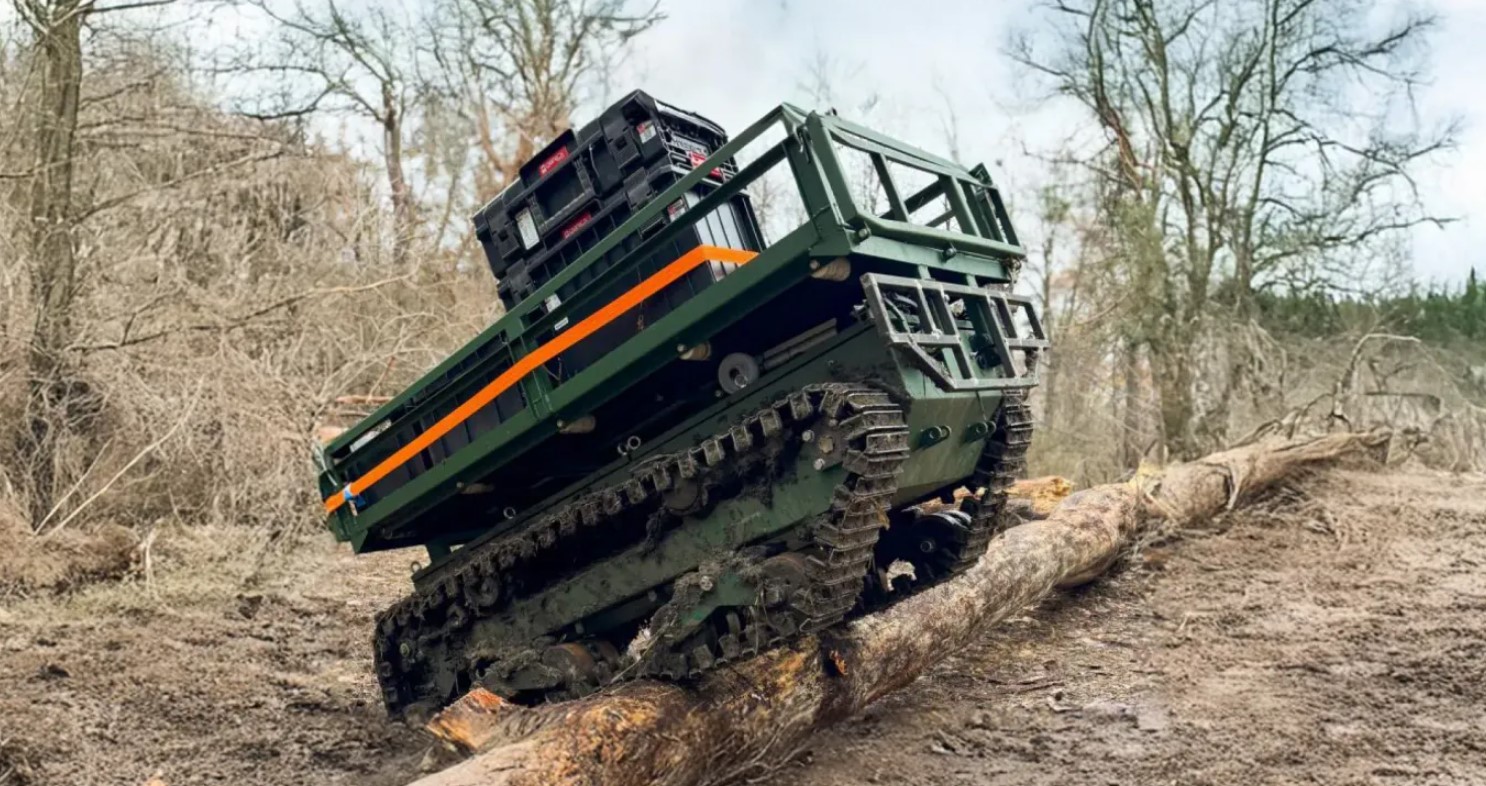 Парк гусеничних роботів ЗСУ поповнив багатофункціональний НРК «Віслюк»