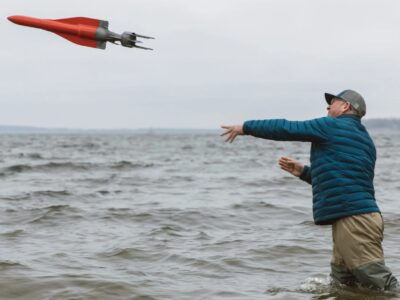 Простота в експлуатації та висока точність: у США тестують нові автономні підводні дрони  