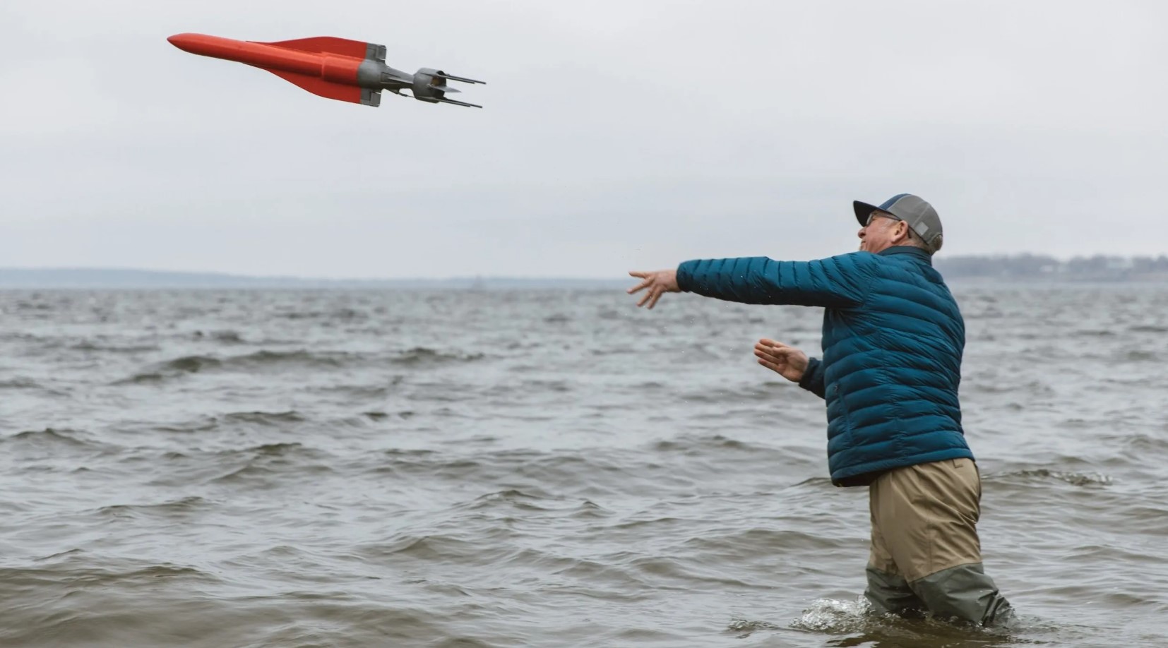 Запуск автономного підводного дрону JaiaBot. Фото: Jaia Robotics