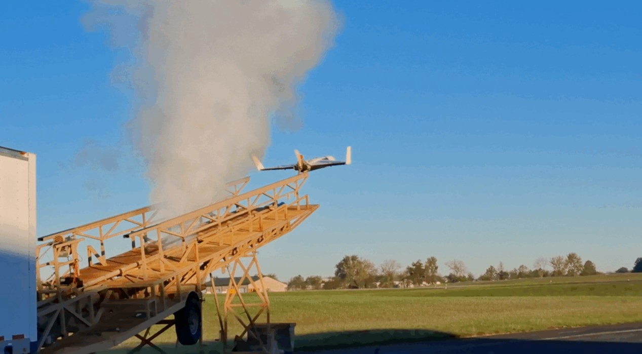 Запуск атакуючої системи Arrowhead, що базується на платформі MQM-172. Фото: Griffon Aerospace