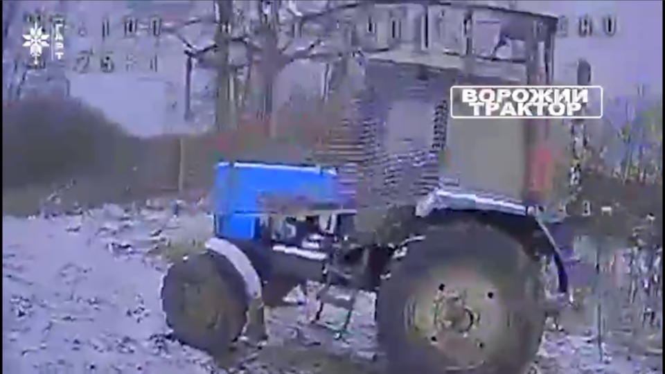 Трактор з мангалом та РЕБом — на Харківщині уражено дивну російську техніку  