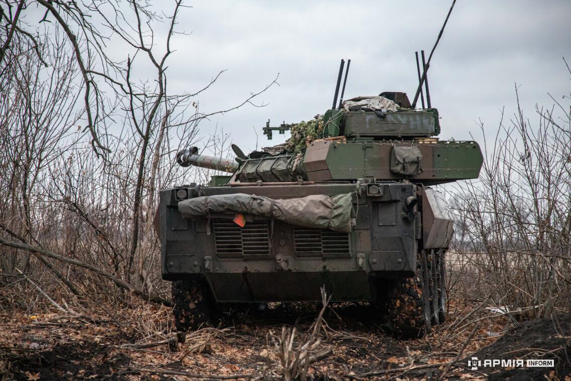 Французький колісний танк AMX-10