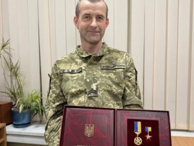 Відправили «Коту» посилку, а він їм — документи та радіостанції росіян: історія Героя України Сергія Котенко  