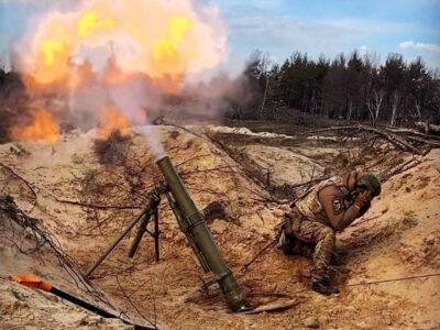 «З міномета прямо в човен влучили»: ворогу не дають переправитись через Дніпро  