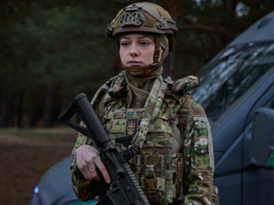 «У твоїх руках життя людей. Якщо ти розгубишся — будуть важкі наслідки»: медикиня «Примара» розповіла про свою службу  