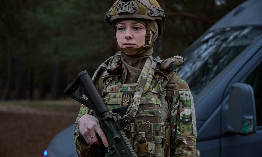 «У твоїх руках життя людей. Якщо ти розгубишся — будуть важкі наслідки»: медикиня «Примара» розповіла про свою службу  