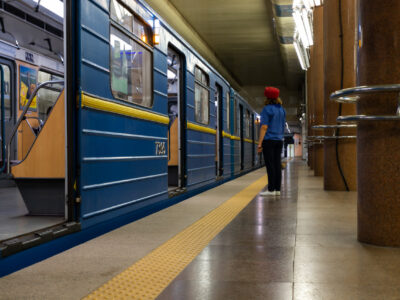 Столиця без світла — через дефіцит електроенергії зупинилося метро  