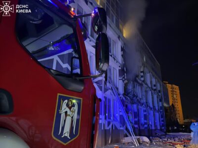 «Вночі російська армія „перемогла“ ще одну лікарню»: Президент відреагував на удар по Києву  