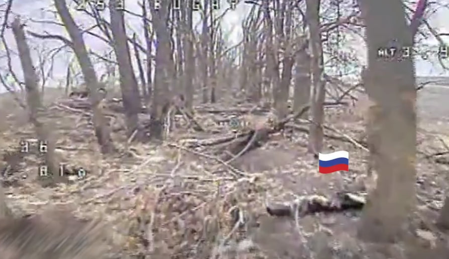 «М’ясні» хвилі в об’єктиві дрона: що залишає після себе російський штурм  