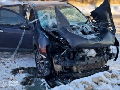 На Сумщині росіяни тричі вдарили по цивільних автівкам  