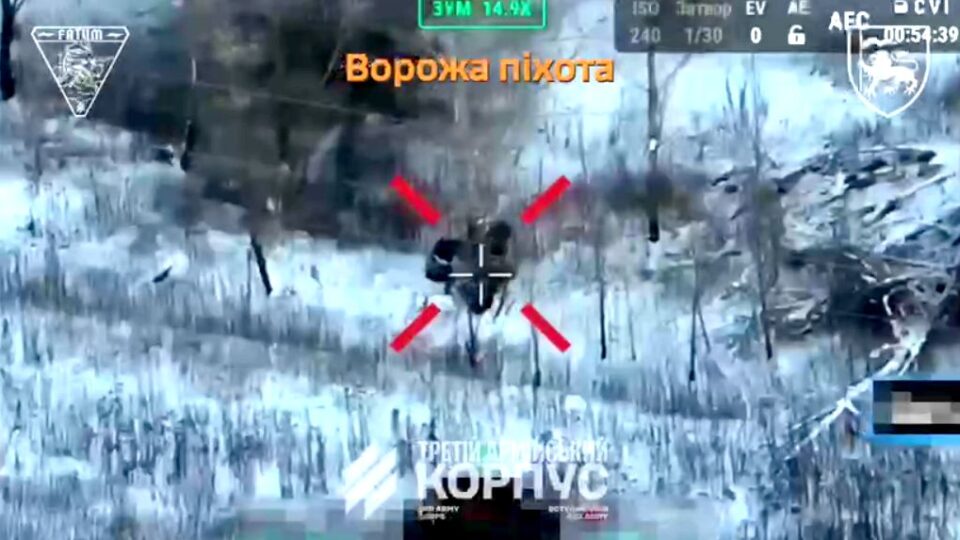 Зимове сафарі: маскування не рятує окупантів від дронів Трійки  