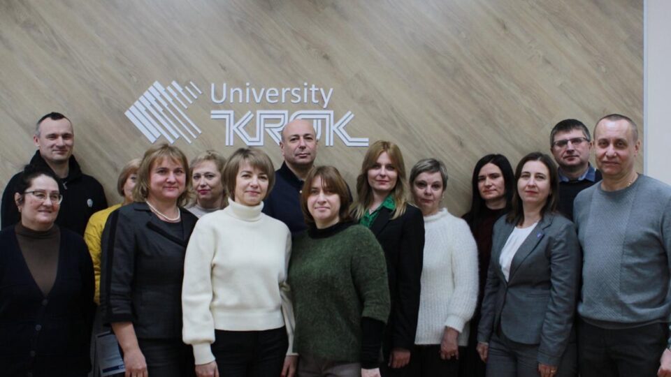 Разом до перемоги: в Університеті бізнесу і права «КРОК» завершилася курсова підготовка інспекторів з військового обліку  