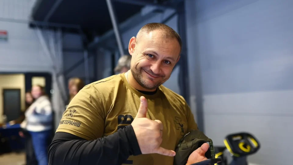 «Війна може завершитися, але в душі — ніколи». Важке поранення, спорт, служба в ТЦК і цінності майора ЗСУ Ярослава Фіногенова  