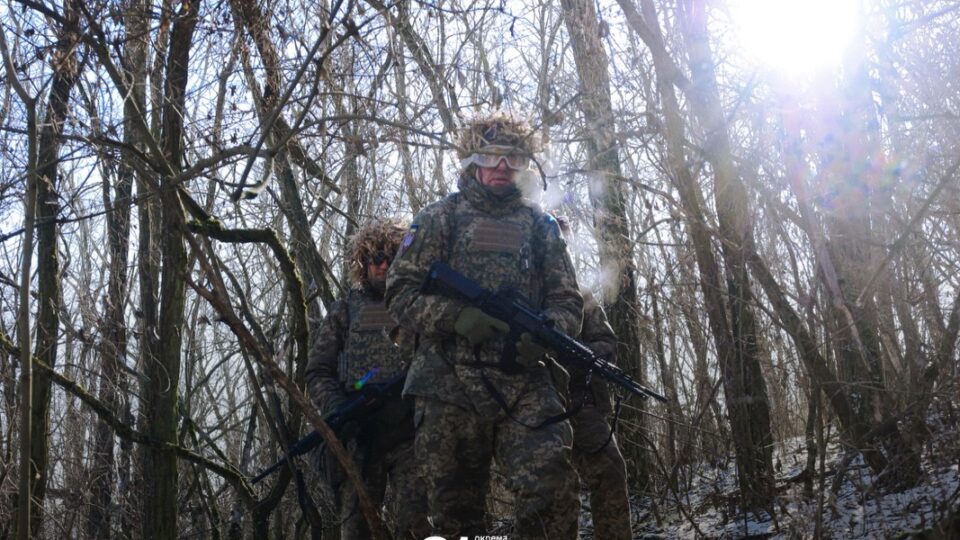 «Йдуть голі, босі, простоволосі»: на Слов’янському напрямку кишить одноразовими російськими «бомжами» та дронами  