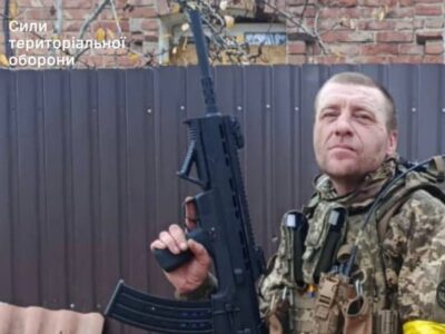 Поранений боєць вийшов з полону і вивів із собою двох окупантів  