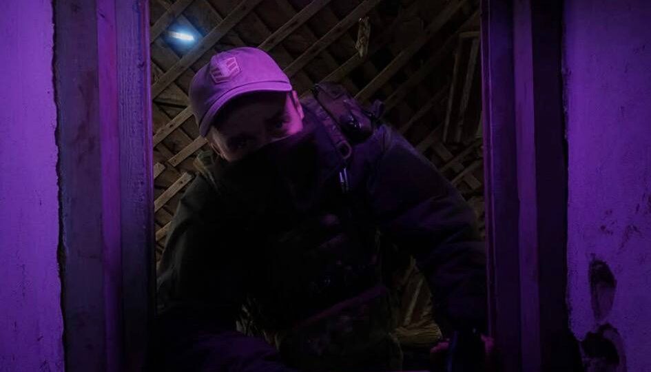 За пів дня прошиває до 50 дронів: «Січень» пройшов шлях від стрільця до інженера майстерні БПЛА  