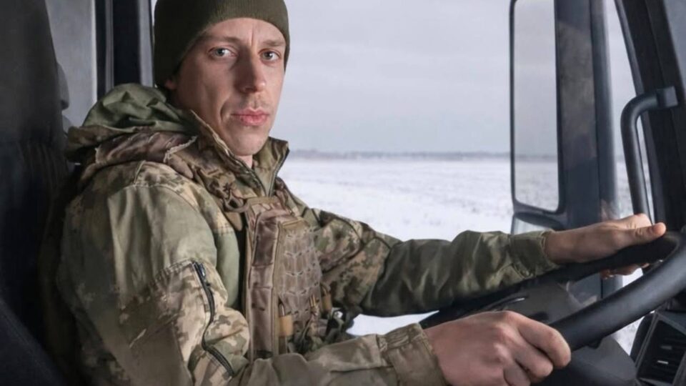 У перші дні вторгнення ворог намагався знищити наші позиції — водій ЗРК про початок великої війни  