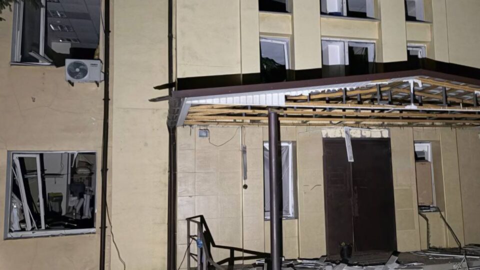 Окупанти били по Дніпровщині ракетами, безпілотниками, артилерією та авіабомбами  