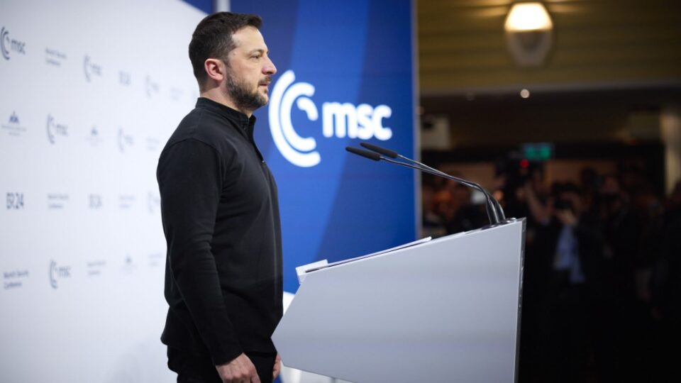 «Ракети приїхали в неділю — у четвер уже били по цілях»: Президент пояснив, чому допомога потрібна без пауз  