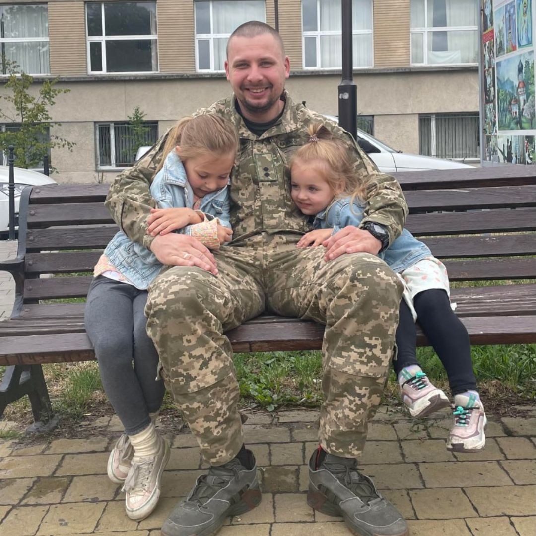 Ростислав Шийко з доньками