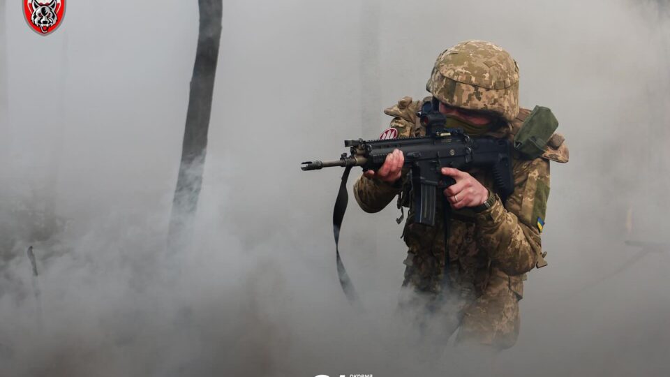 «Здебільшого це свіжі бійці, які нещодавно підписали контракти»: на Слов’янському напрямку росіяни штурмують новачками  