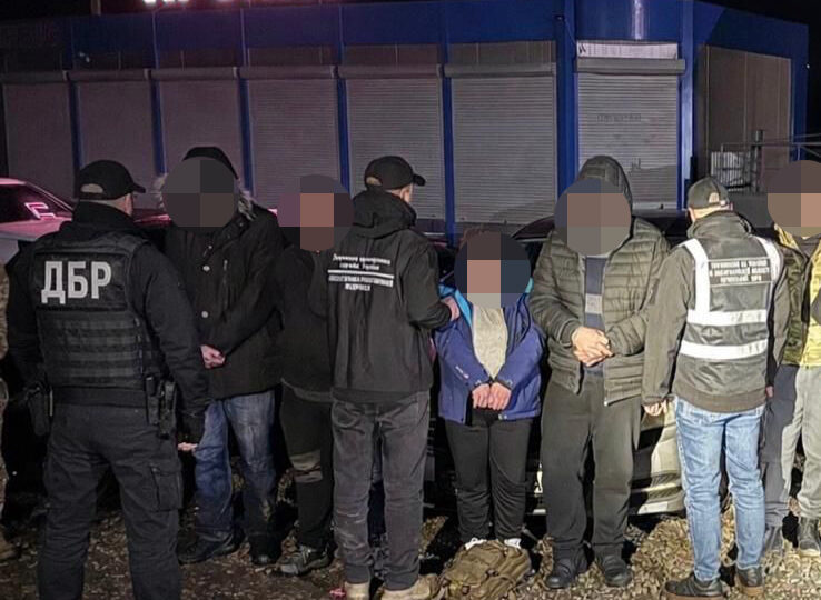 До Румунії через Вигоду — викрито групу переправників ухилянтів  