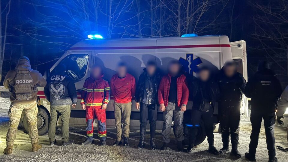 «Швидка» до кордону — на Буковині прикордонники викрили нову схему переправлення чоловіків  