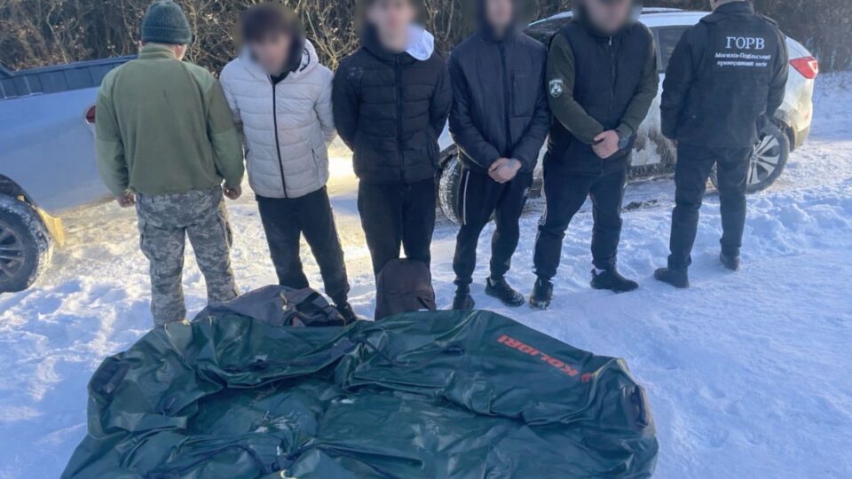 Кожної тварі по парі — на Вінниччині затримали братів-ухилянтів у човні  