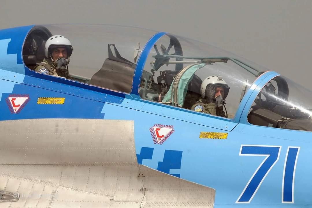 Олександр Оксанченко з напарником в кабіні бойового літака