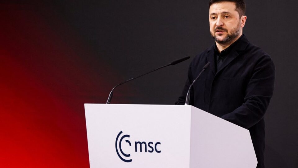 «Уявіть це над вашим містом» — Володимир Зеленський у Мюнхені заявив про 6 тисяч ударних дронів за місяць  