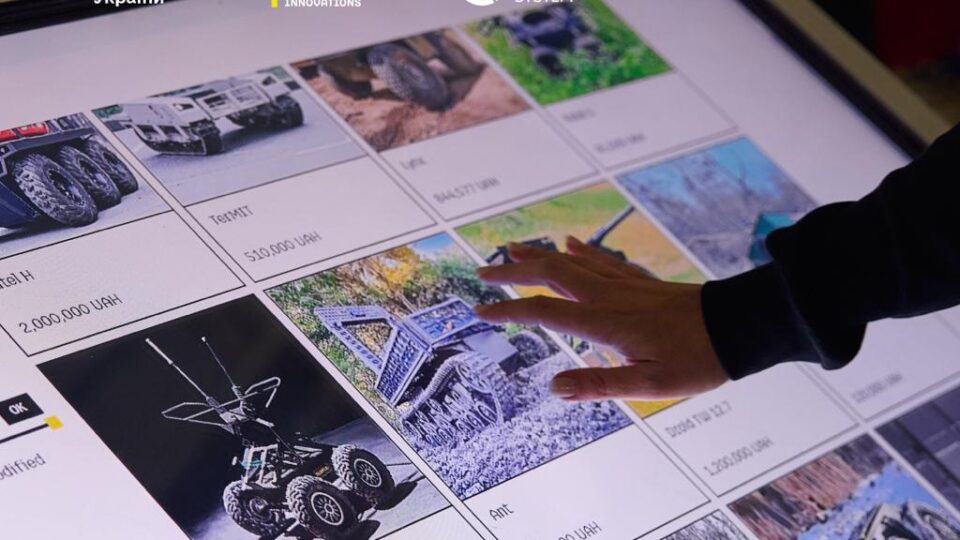 На 700 млн грн за день: українські військові рекордно закупилися  