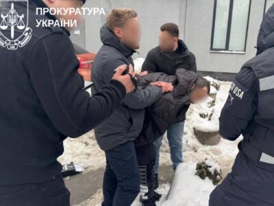 Уникнення мобілізації через ТЦК або суд — у Києві ділок пропонував ухилянтам вибір  
