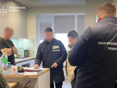 Судитимуть поліціянта, який присвоїв 2,7 млн грн батька загиблої захисниці «Азовсталі»  