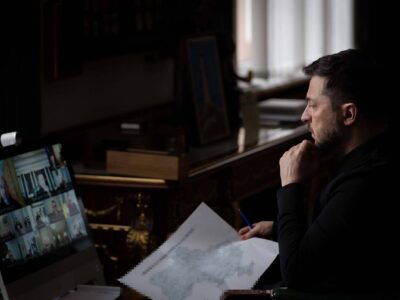 Президент провів селекторну нараду після масованої нічної атаки ворога  