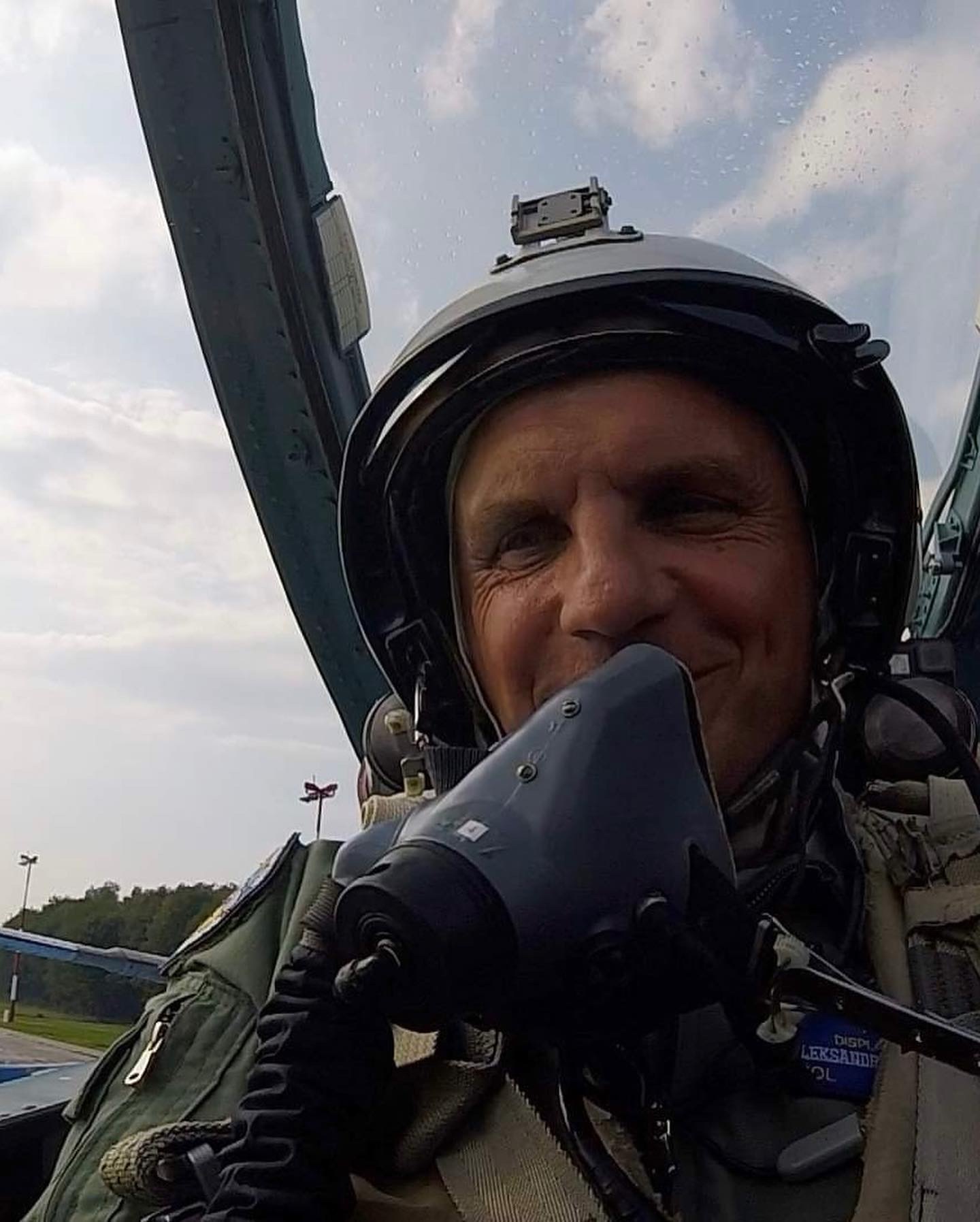 Олександр Оксанченко в кабіні бойового літака