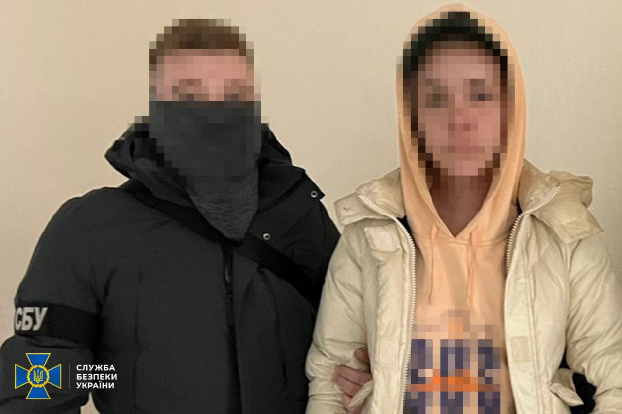 СБУ затримали двох жителів Одещини, які допомагали ворогу реєструвати Starlink