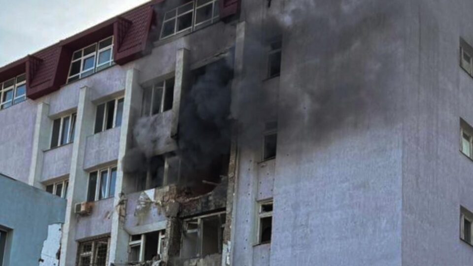 Внаслідок російського удару по центру Сум постраждало шестеро людей  