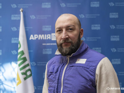 «Запропонували стати кулеметником — я погодився»: зірка фільму «Ти — космос» про життя між війною і мистецтвом  