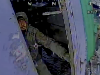 «Намагаючись втекти від неминучого»: FPV-дрони нищать окупантів у Покровську  